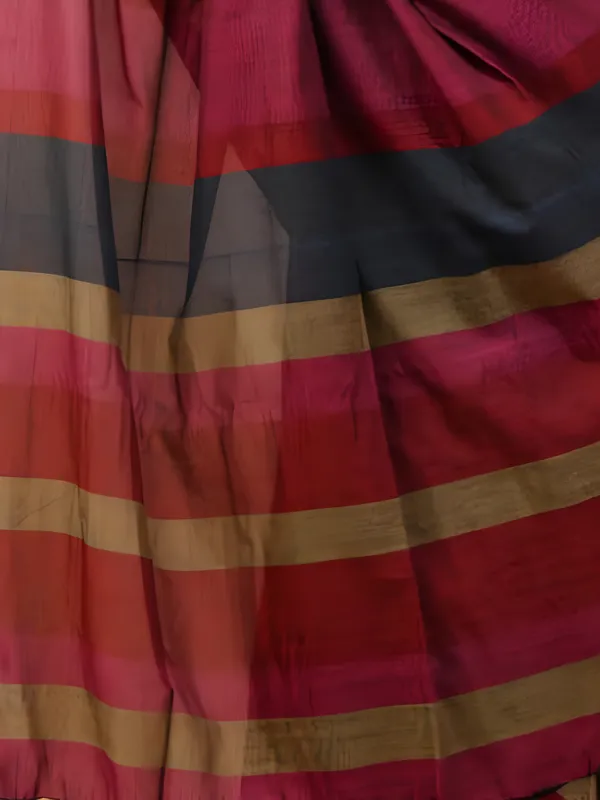 Earthloom_Handdyed_Khadi_Cotton_Saree_Dynamic