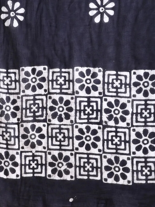 Aavya_Pure_Mul_Cotton_Wax_Batik_Suit_White_&_Black
