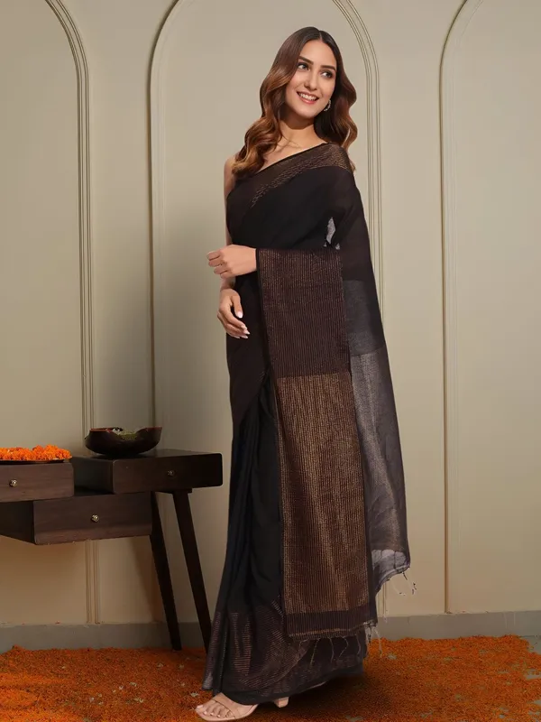 Noor-e-Linen_Zari_Weaving_Saree_Sleek_Black