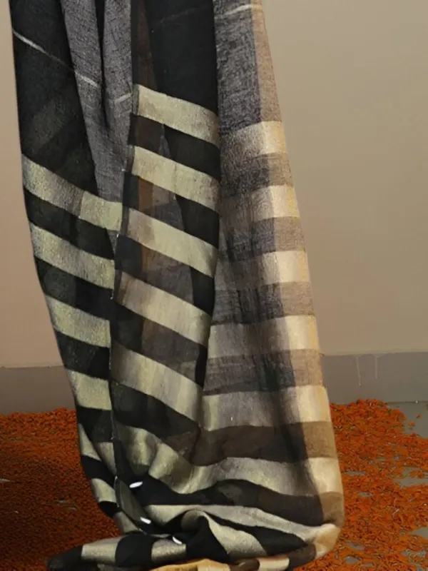 Noor-e-Linen_Zari_Weaving_Saree_Bold_Black