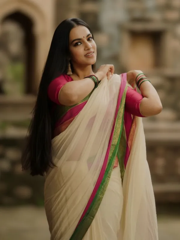 Parijat_Pure_Mul_Cotton_Off_White_Saree