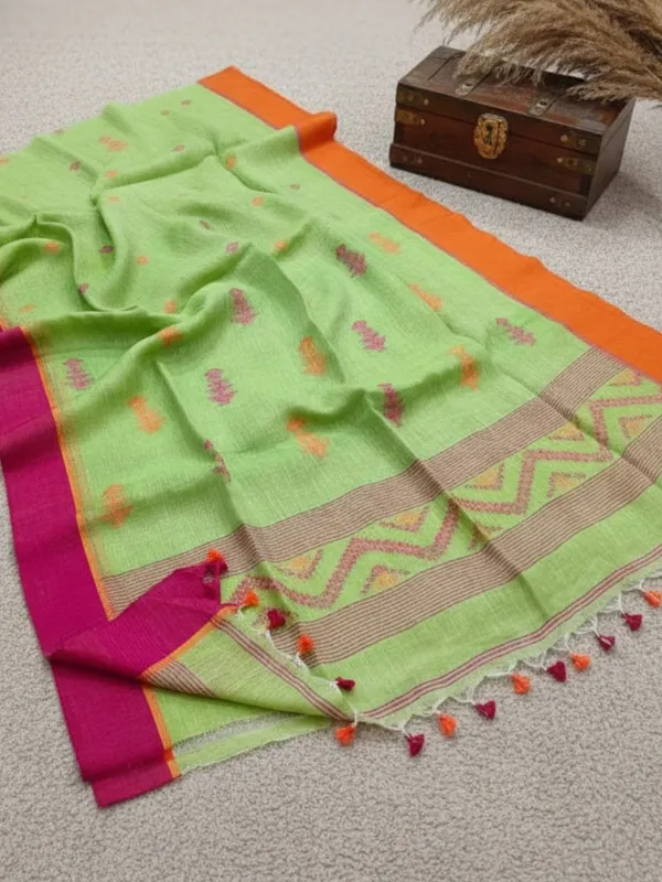 Neerja_Pure_Linen_Hand_Weaving_Saree_Green