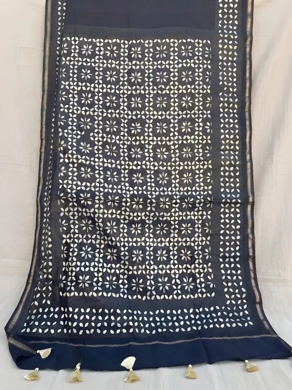 Roop_Baani_Pure_Chanderi_Silk_Applique_Saree_Black