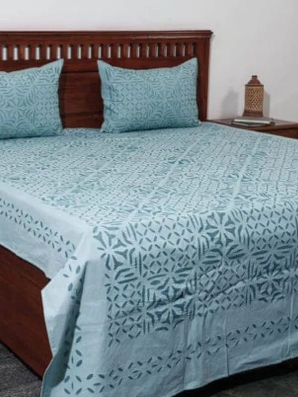 Aavaran_Applique_Double_Bedsheet_Light_Blue
