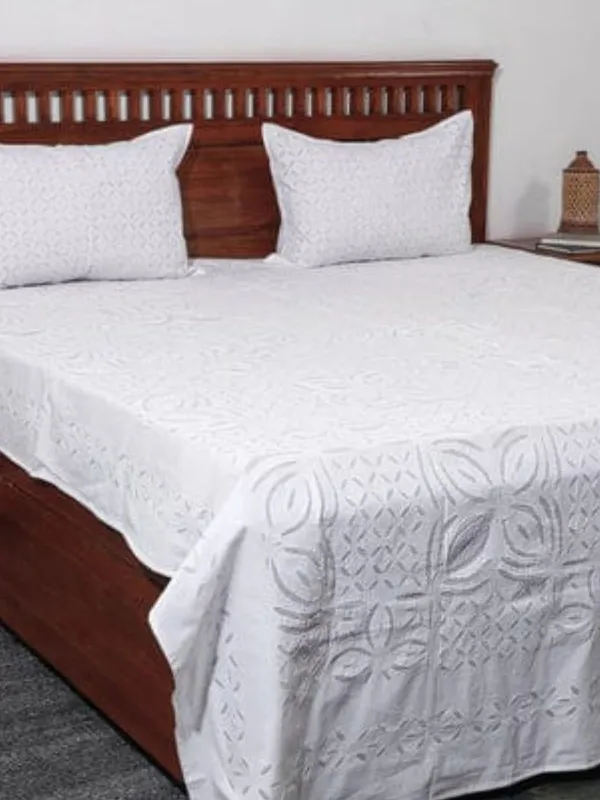 Aavaran_Applique_Double_Bedsheet_Soft_White