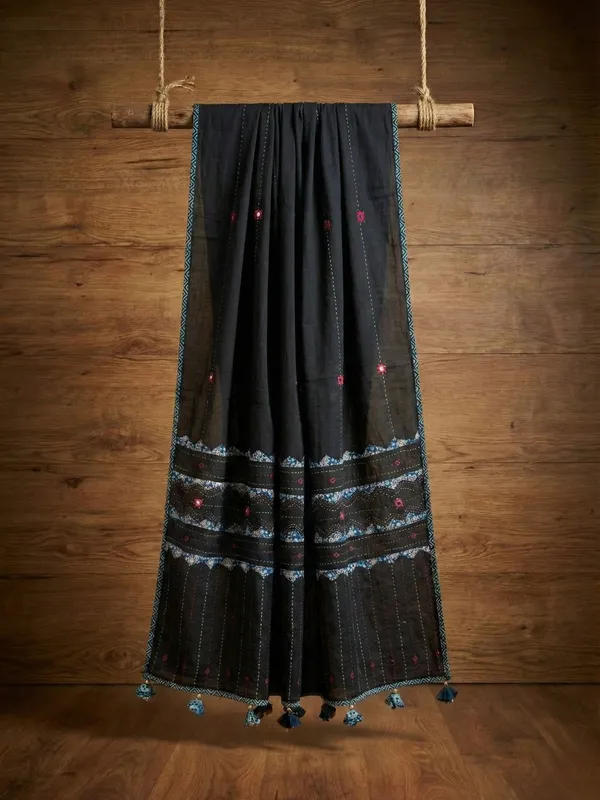 Kosha_Saaz_Pure_Mul_Cotton_Applique_Dupatta_Coal_Black