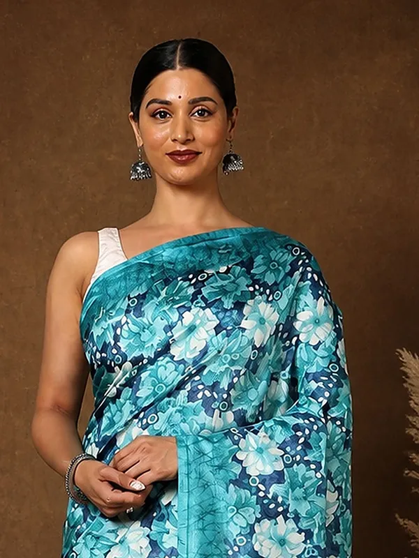 Teal_Floral_Kashmiri_Silk_Saree,_Geometric_Pallu_|_Kyaari
