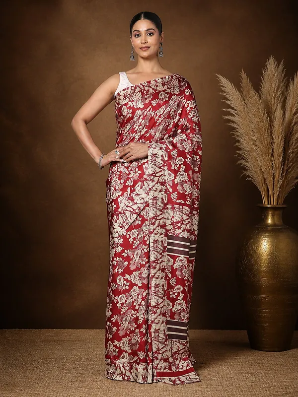 Deep_Red_Floral_Kashmiri_Silk_Printed_Saree_|_Kyaari