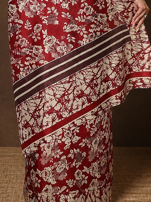 Deep_Red_Floral_Kashmiri_Silk_Printed_Saree_|_Kyaari