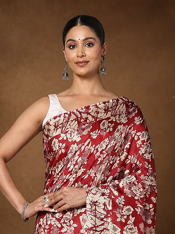 Deep_Red_Floral_Kashmiri_Silk_Printed_Saree_|_Kyaari