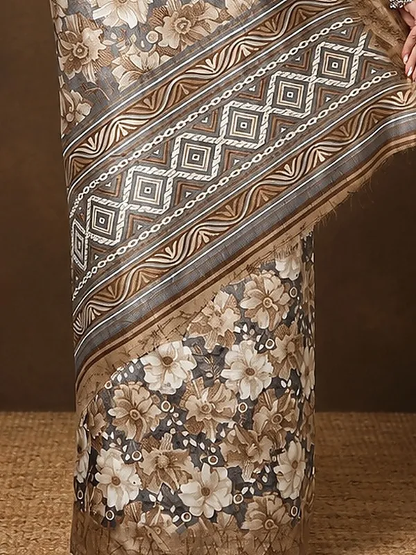 Taupe_Floral_Kashmiri_Silk_Saree,_Panelled_Pallu_|_Kyaari