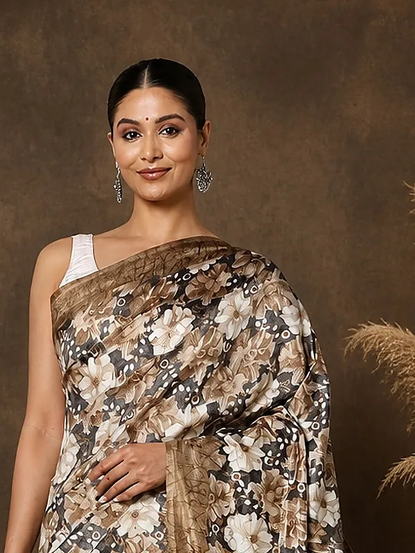 Taupe_Floral_Kashmiri_Silk_Saree,_Panelled_Pallu_|_Kyaari