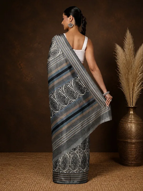 Grey_Paisley_Kashmiri_Silk_Saree,_Striped_Pallu_|_Taal