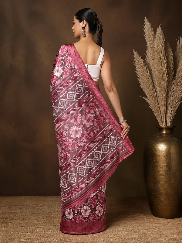 Maroon_Floral_Kashmiri_Silk_Saree,_Geometric_Border_|_Kyaari
