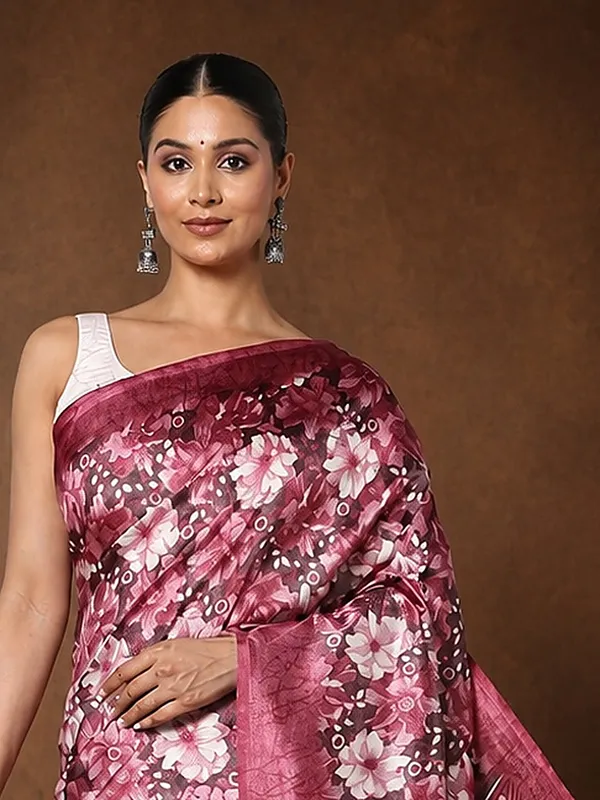 Maroon_Floral_Kashmiri_Silk_Saree,_Geometric_Border_|_Kyaari