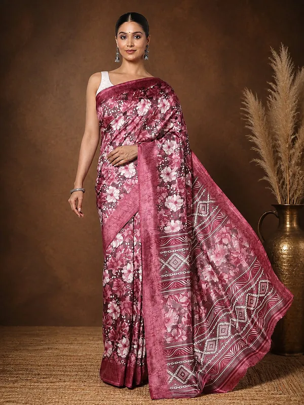 Maroon_Floral_Kashmiri_Silk_Saree,_Geometric_Border_|_Kyaari
