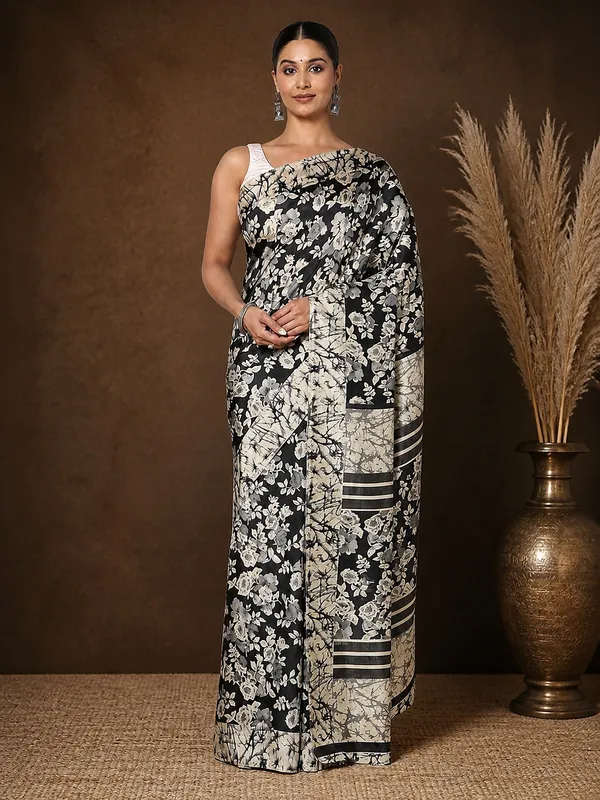 Black_&_Beige_Floral_Kashmiri_Silk_Printed_Saree_|_Kyaari