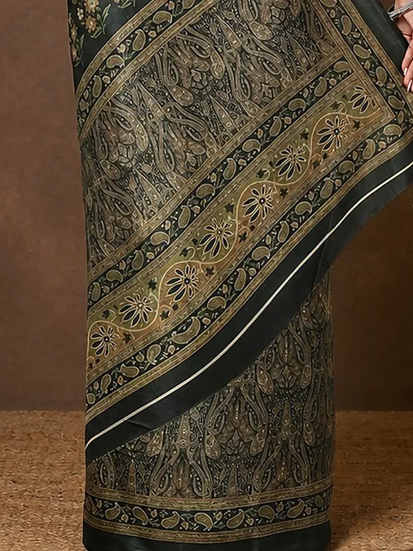 Dark_Green_Paisley_Kashmiri_Silk_Printed_Saree_|_Manzil