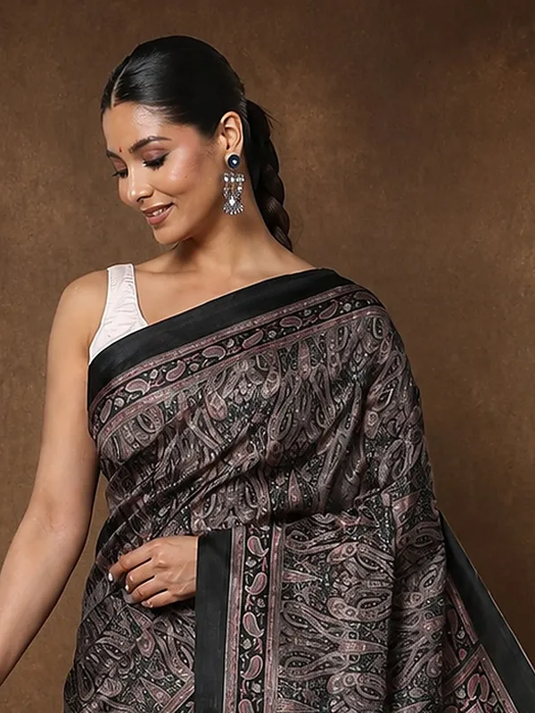 Black_Floral_Paisley_Printed_Kashmiri_Silk_Saree_|_Silsila