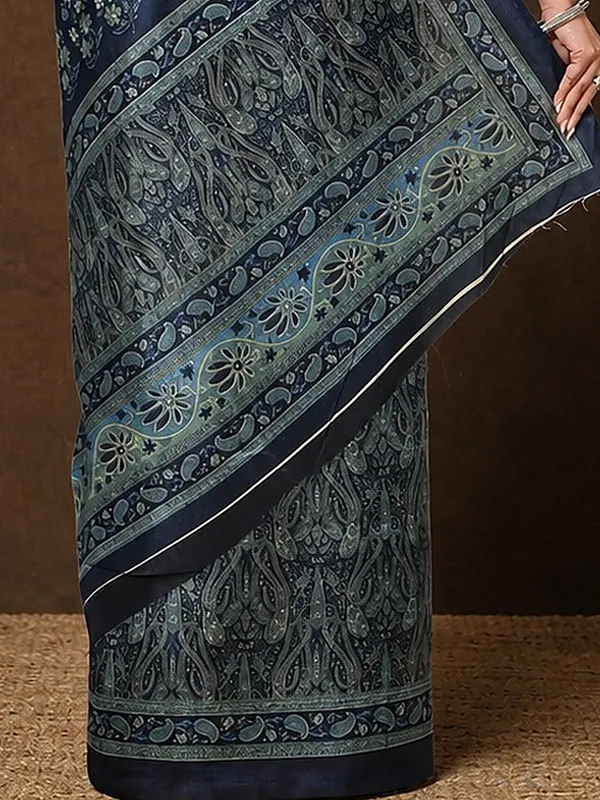 Dark_Blue_Paisley_Kashmiri_Silk_Printed_Saree_|_Manzil