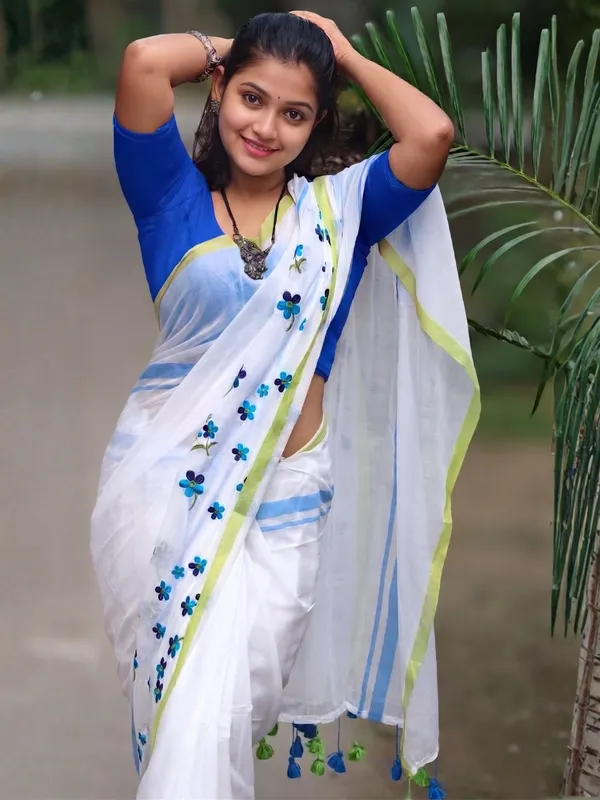 Rithika_Embroidery_Pure_Mul_Cotton_Saree_White