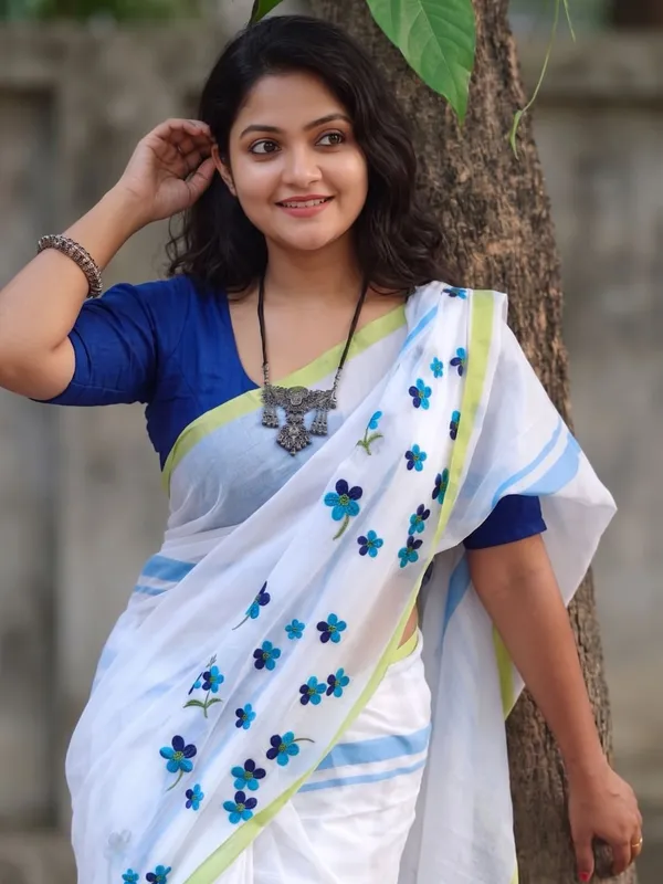 Rithika_Embroidery_Pure_Mul_Cotton_Saree_White