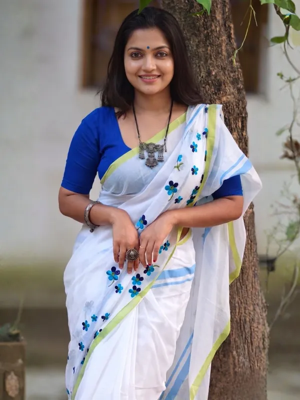 Rithika_Embroidery_Pure_Mul_Cotton_Saree_White