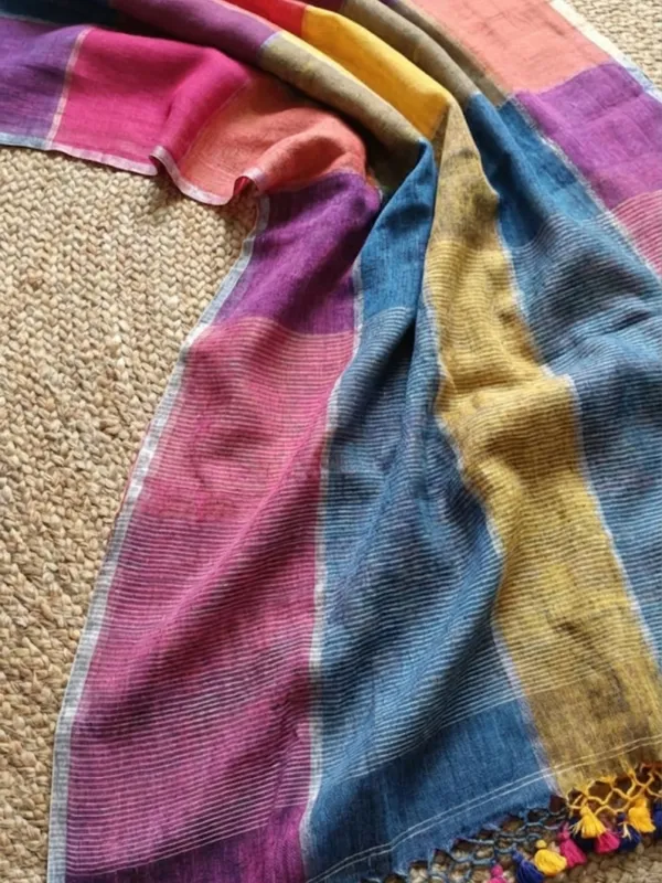 Vaanya_Pure_Linen_Graceful_Handloom_Saree