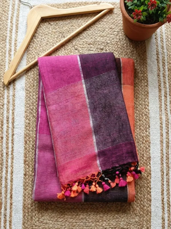Vaanya_Pure_Linen_Warm_Handloom_Saree