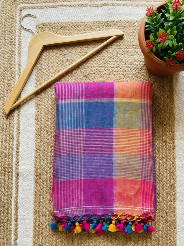 Vaanya_Pure_Linen_Textured_Handloom_Saree