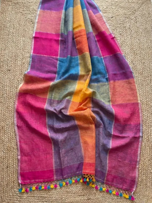 Vaanya_Pure_Linen_Elegant_Handloom_Saree