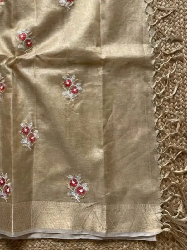 Eshira_Kota_Doria_Semi_Silk_Saree_Opulent_Gold