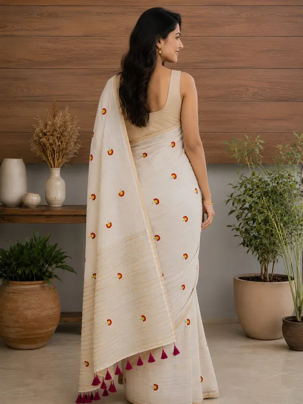 Zari_Sutra_Mul_Cotton_Embroidered_Saree_Off_White