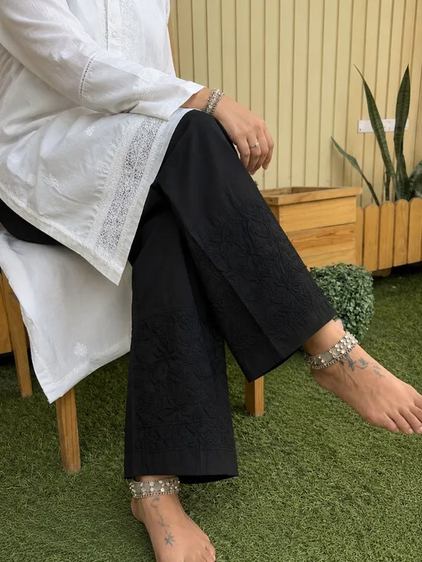 Noor-e-Chikan_Pure_Cotton_Stretchable_Pants_Black