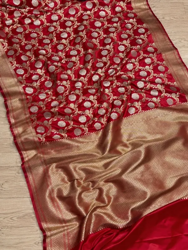 Aviora_Jaal_Mashru_Katan_Silk_Saree_Red