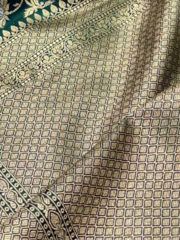 Aviora_Jaal_Mashru_Katan_Silk_Saree_Dark_Green