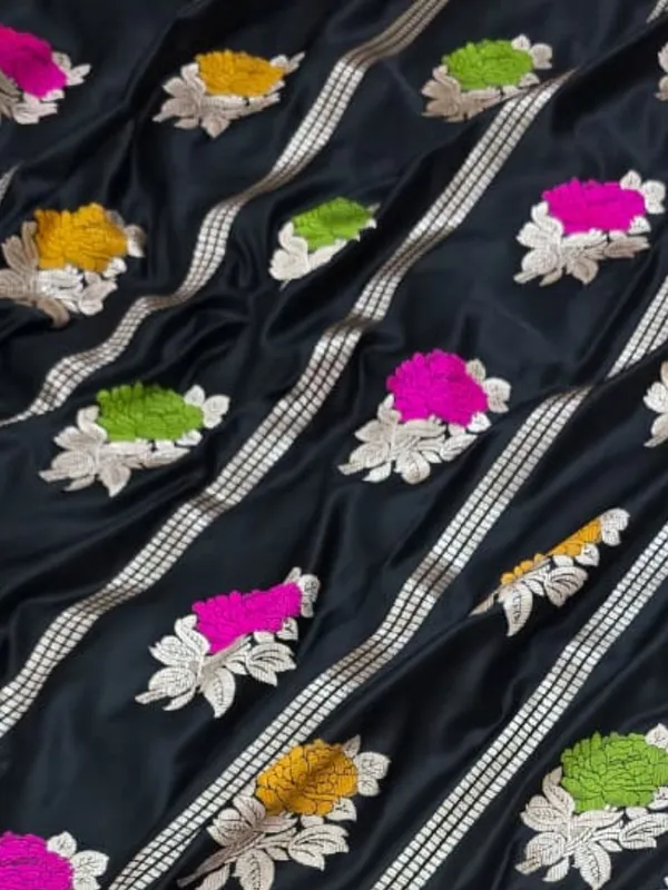 Tanaavya_Mina_Mashru_Katan_Silk_Saree_Bottle_Green