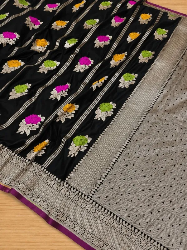 Tanaavya_Mina_Mashru_Katan_Silk_Saree_Bottle_Green