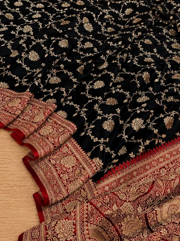 Roop_Vaibhav_Mashru_Katan_Silk_Saree_Black