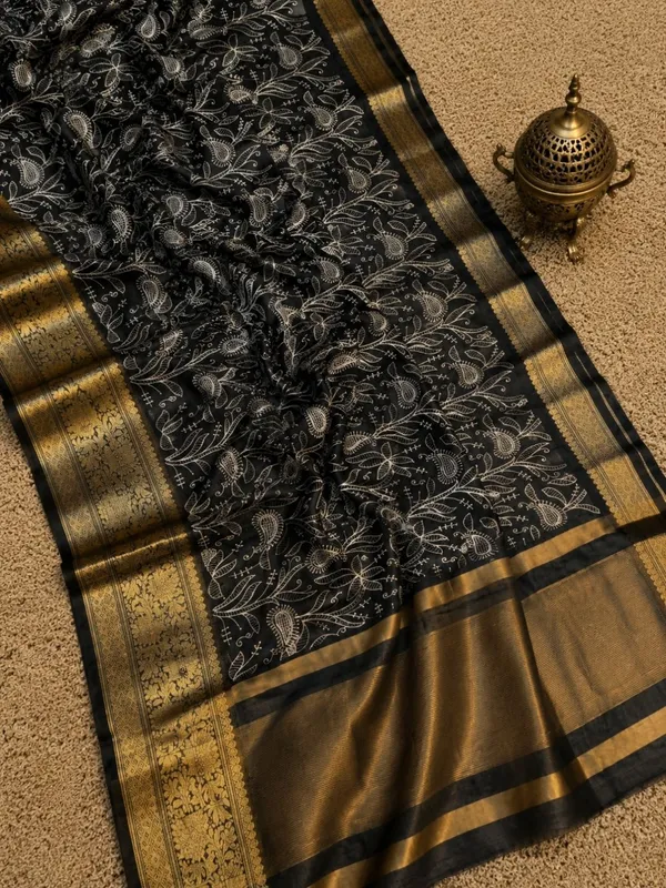 Dhaaga_Roop_Organza_Silk_Embroidery_Saree_Black
