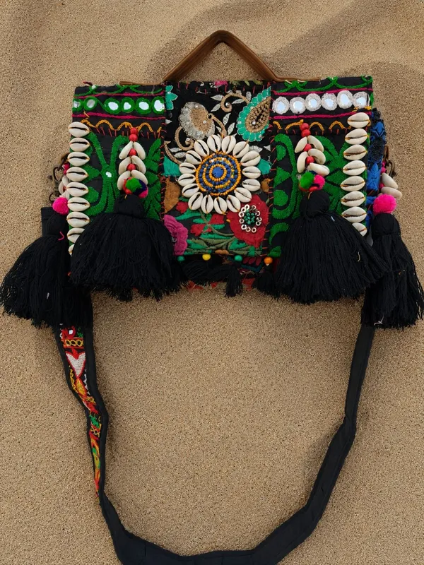 Khamma_Ghani_Kambadiya_Sling_Bags_Black