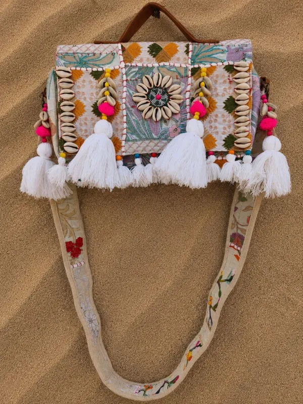 Khamma_Ghani_Kambadiya_Sling_Bags_White