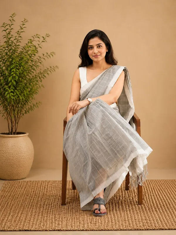 Vasudha_Khadi_Cotton_Handloom_Saree_Light_Gray