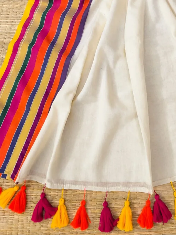 Charita_Pure_Handloom_Mul_Cotton_Saree_Off_White