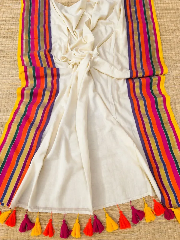 Charita_Pure_Handloom_Mul_Cotton_Saree_Off_White
