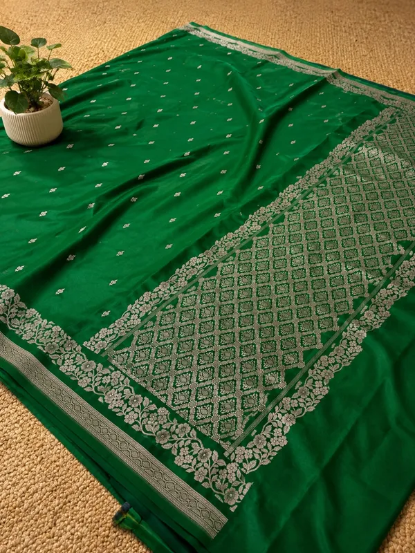 Indrani_Forest_Weave_Mashru_Silk_Saree_Emerald_Green