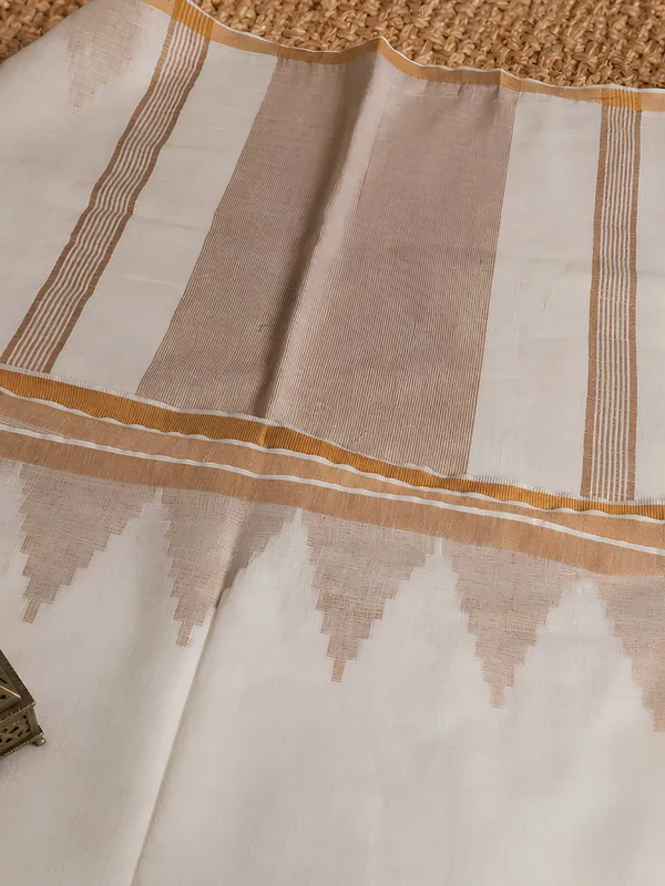 Manohari_Pure_Linen_Handloom_Temple_Border_Saree_Ivory_White