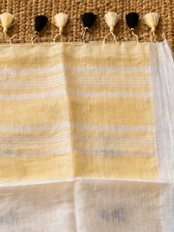 Aakriti_Pure_Linen_Embroidered_Saree_Pale_Yellow