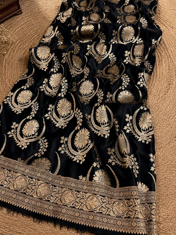 Ambar_Mashru_Katan_Silk_Heavy_Floral_Buta_Saree_Black