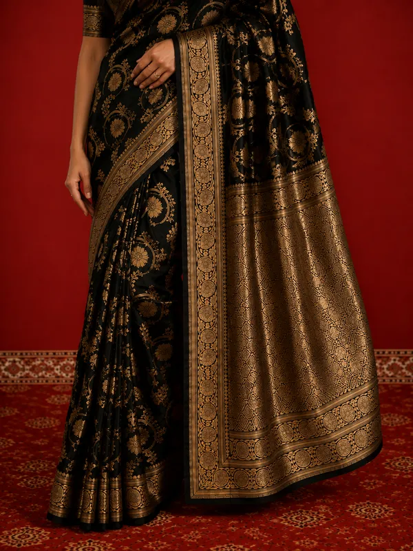 Ambar_Mashru_Katan_Silk_Heavy_Floral_Buta_Saree_Black